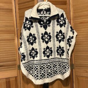 GAP Boucle Zip Poncho Sweater Size Small.